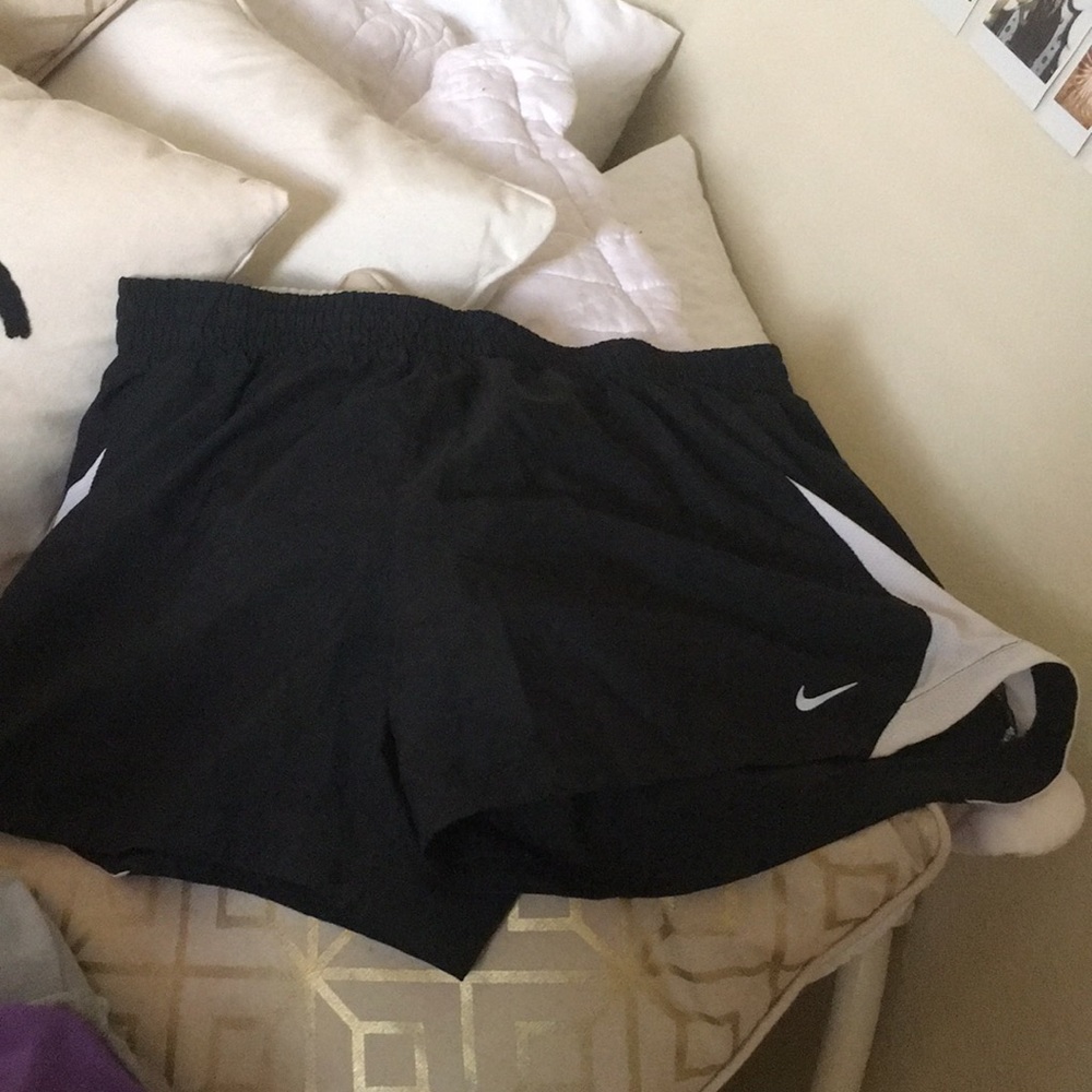 Black nike shorts